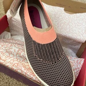 Bionica Merigold slip on sneaker shoe